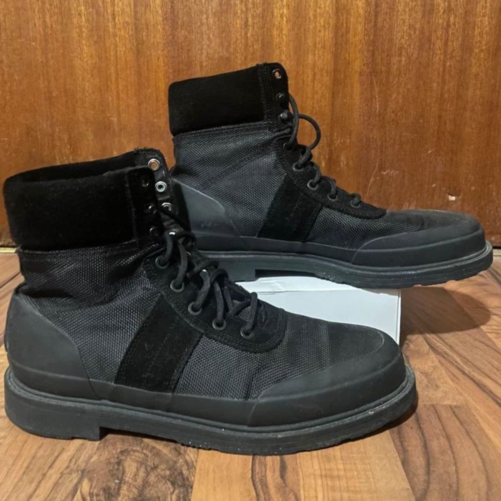Hunter Original Insulated Commando Boots in black. Women’s 10